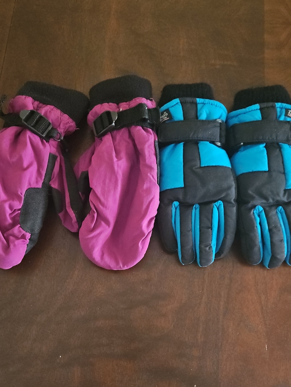 3M Thinsulate Black and Teal Insulated Winter Gloves & Pink Insulated Mittens